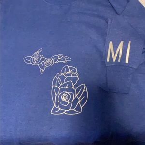 State of MI rose symbol w/ MI on sleeve